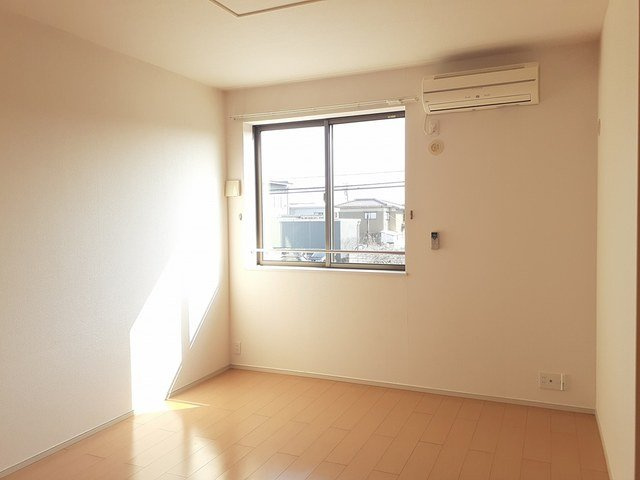 ユニゾン　カミューⅡの居間・リビング|使いやすいリビングです