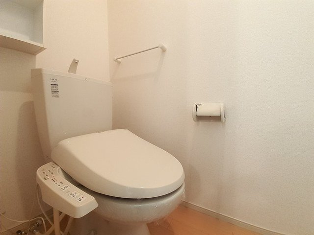 ネオファースト西新庄のトイレ|シンプルで使いやすいトイレです