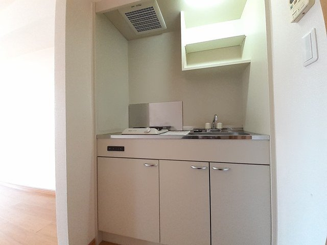 ヴィアーレ秋吉のキッチン|コンパクトなキッチンで掃除もラクラク