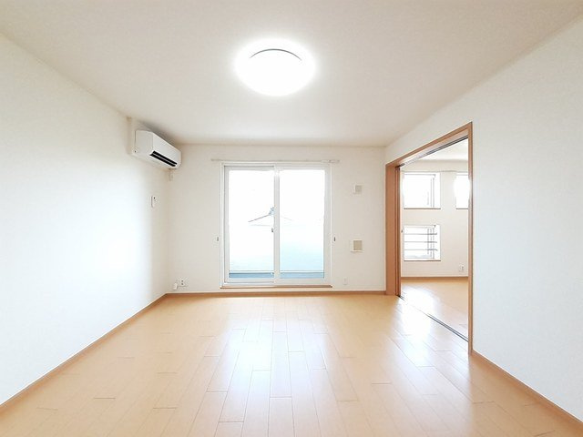 グレイシャスの居間・リビング|こちらの居間で趣味の時間をお楽しみください