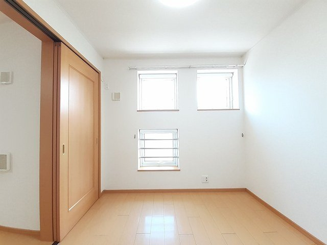 グレイシャスの内装|明るい室内です