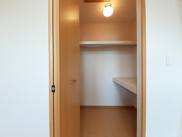 グレイシャスの収納|便利な収納スペースです