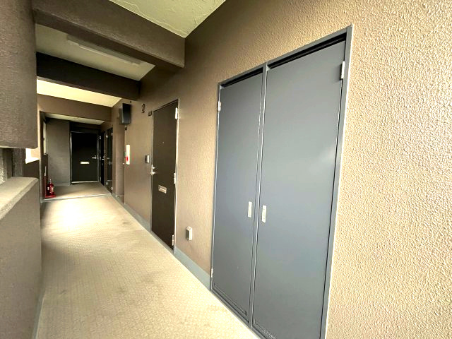 リヴァーシャロウ西三荘のロビー