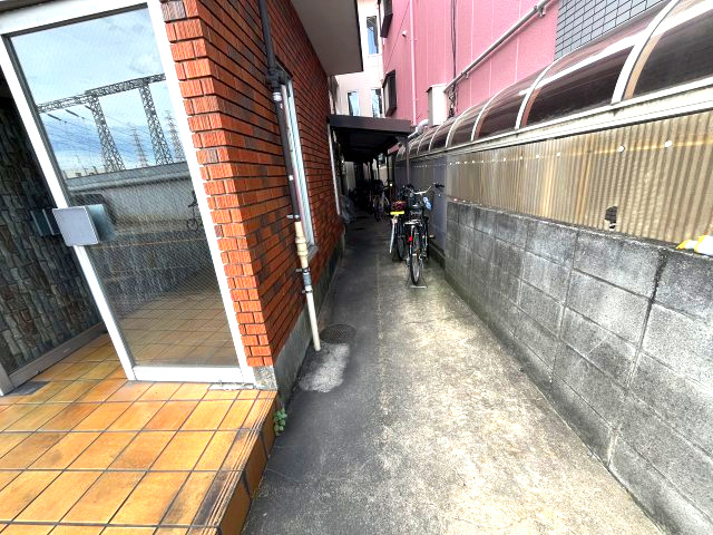 プレアール古川橋Ⅳの駐車場