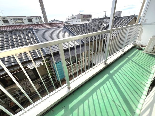 永本マンションのバルコニー