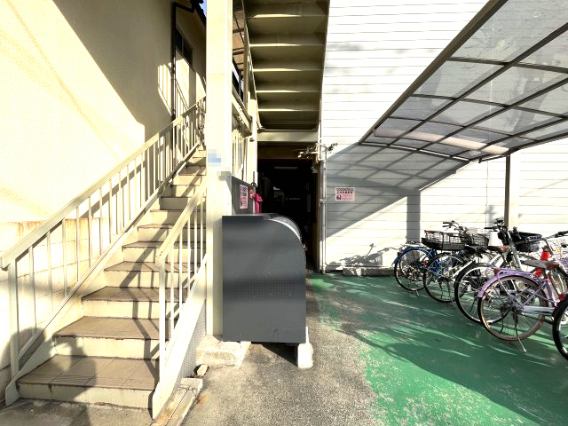 永本マンションのエントランス