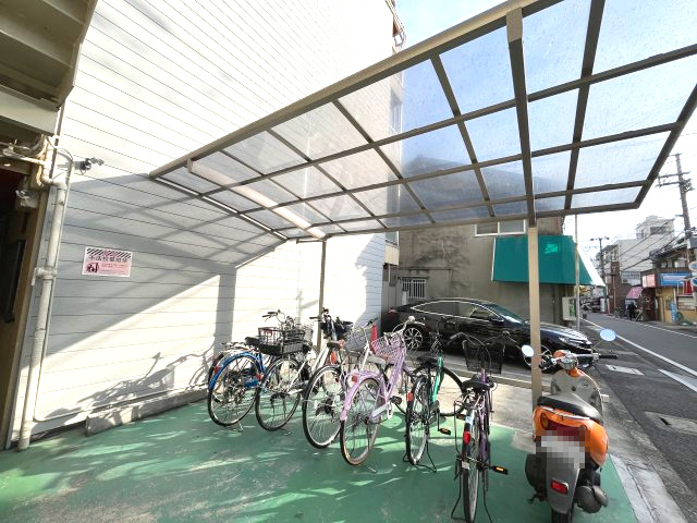永本マンションの駐車場