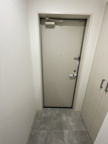 フォレストクリエオーレ宮前町壱番館の玄関