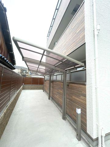 フォレストクリエオーレ宮前町壱番館の駐車場