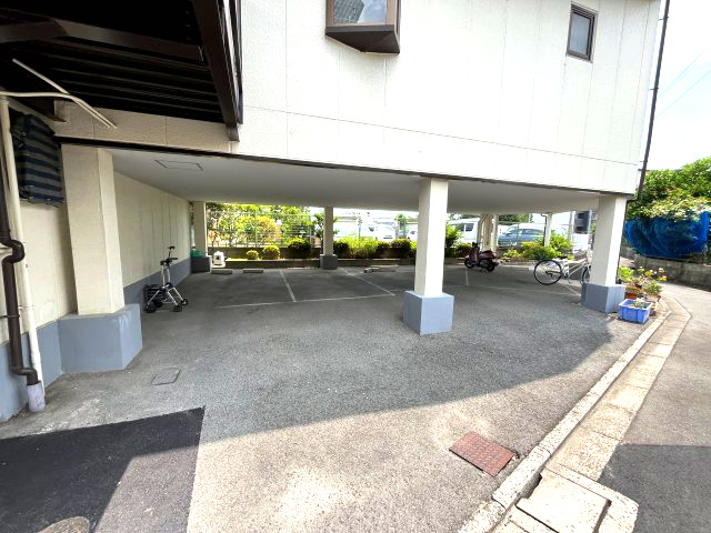 辻本マンションの駐車場