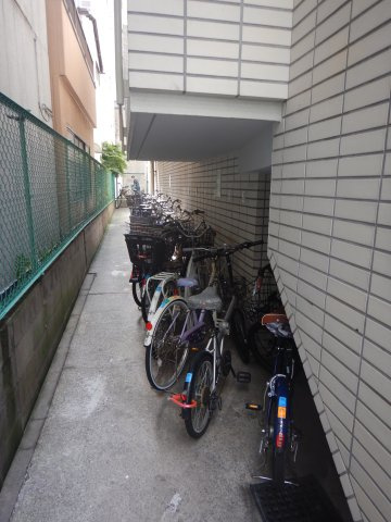 グリーンキャピタル浅草の駐輪場
