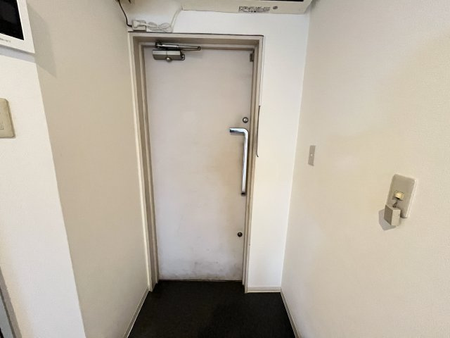 レインボービルの玄関|(参考)同マンション他部屋の写真