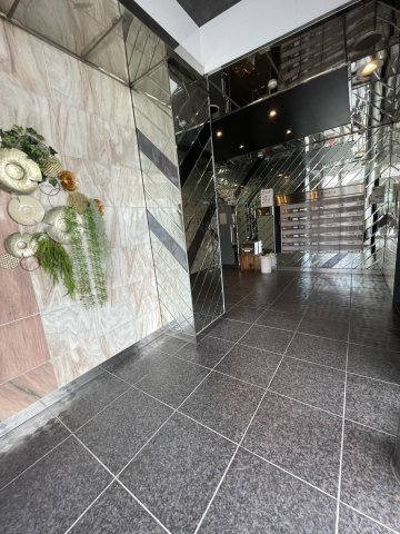 レインボービルのロビー