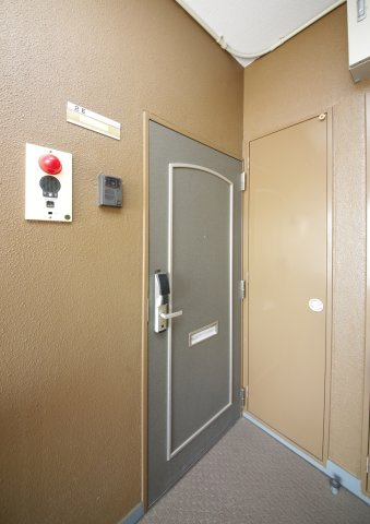 グランディルクマノの玄関
