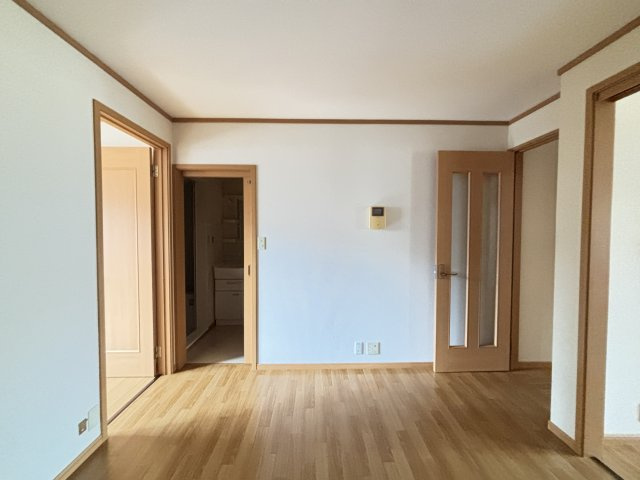 アビニヨン．Ｍ　Ａの内装