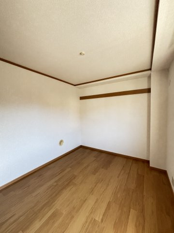 アビニヨン．Ｍ　Ａの洋室