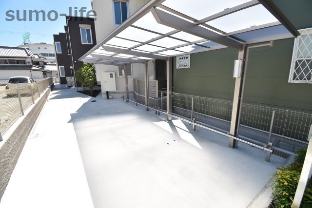 D-room塚口本町の駐車場