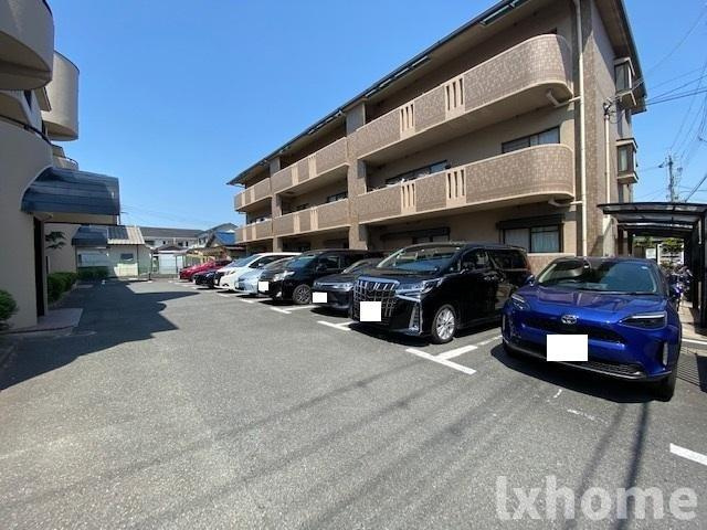 メゾンファミールの駐車場|駐車場です