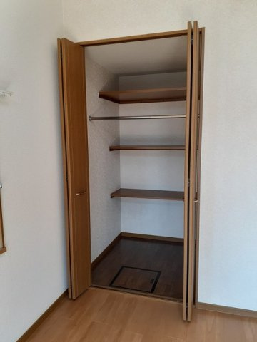 ストーンヒルズＢの収納