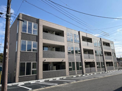 【駐車場】 | ルミエール | 外観写真（昼）