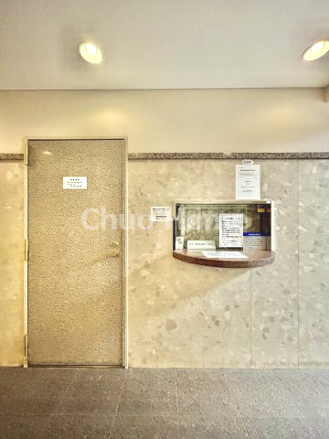 モナーク根岸の現況写真|受付(管理人室)。