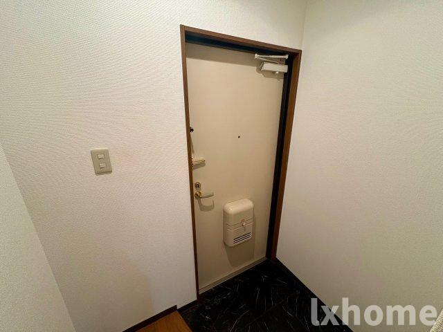 メゾンド・グラン・ブルーの玄関