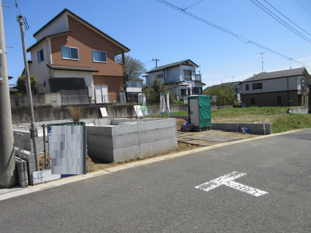 【仲介手数料無料】新築戸建　嵐山町菅谷264-1（全1棟）の前面道路含む現地写真