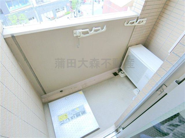 クロスレジデンス蒲田のバルコニー|物干し金具付きのバルコニー