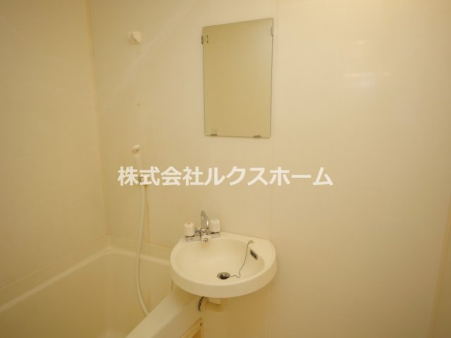 ヴァイセスシュロス南茨木の洗面所|洗面所です