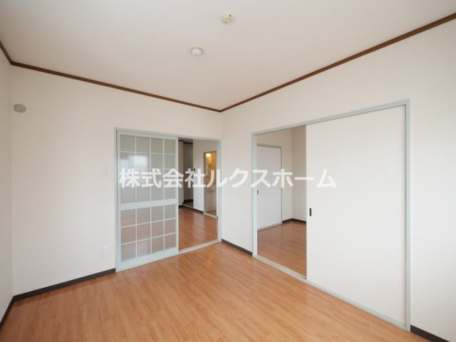 ヴァイセスシュロス南茨木の洋室|使い勝手のいい洋室です