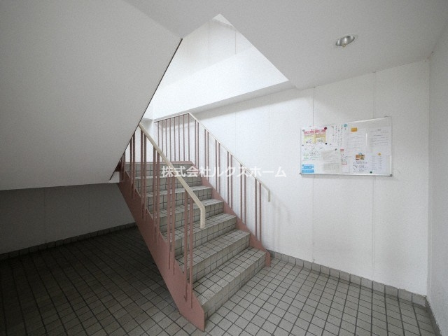 ヴァイセスシュロス南茨木のロビー|清潔なロビーです