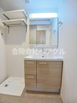 【洗面所】 | アロッジオ瀬田 | 忙しい朝には欠かせない洗面所です