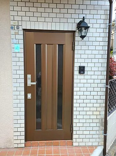 蓮沼戸建て住宅のエントランス