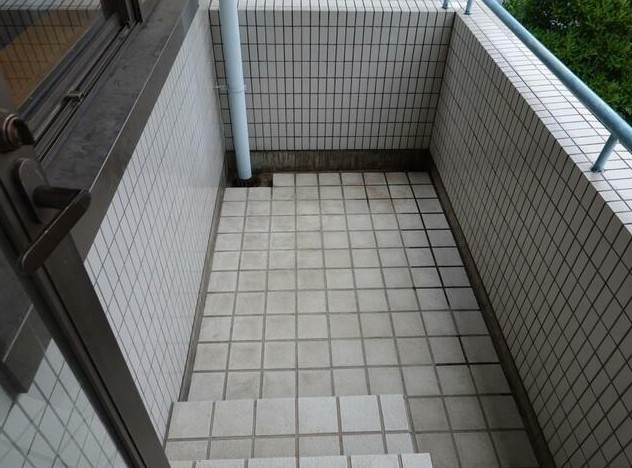 【バルコニー】