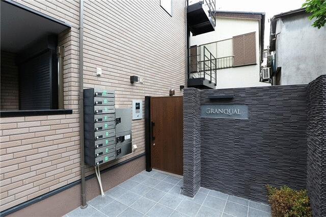 グランクオールお花茶屋のエントランス