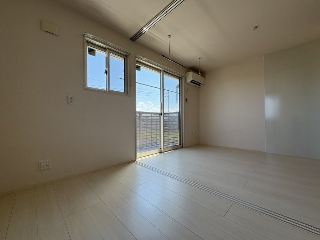 ガルテンの居間・リビング|他社様掲載物件もまとめてご紹介、ご案内可能です(^^)/
