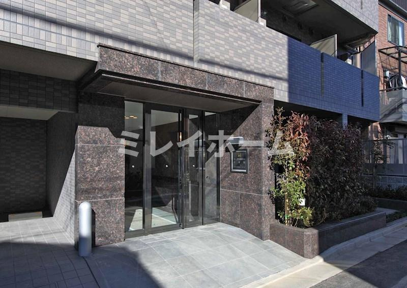 ルーブル蒲田南七番館のエントランス