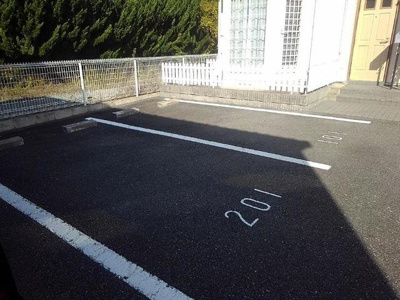 【駐車場】 | フォレスト原田 | 駐車場完備です