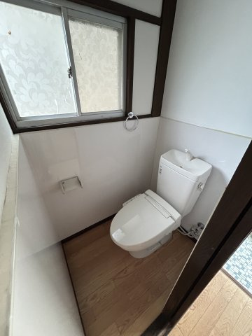 高寺アパートのトイレ|落ち着いたトイレです