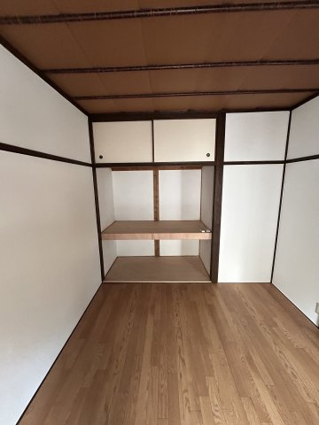 高寺アパートの居間・リビング|ゆったりとした居間です