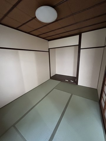 高寺アパートの和室|柔らかい畳が心地よい和室