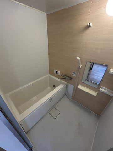 高寺アパートの浴室|日々の疲れを癒すお風呂付です