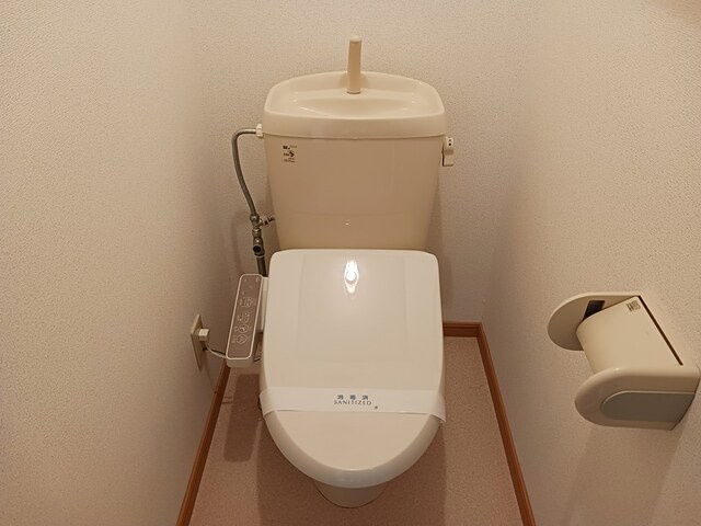 プリマヴェーラⅡのトイレ|クスリのアオキ 春江店まで400m