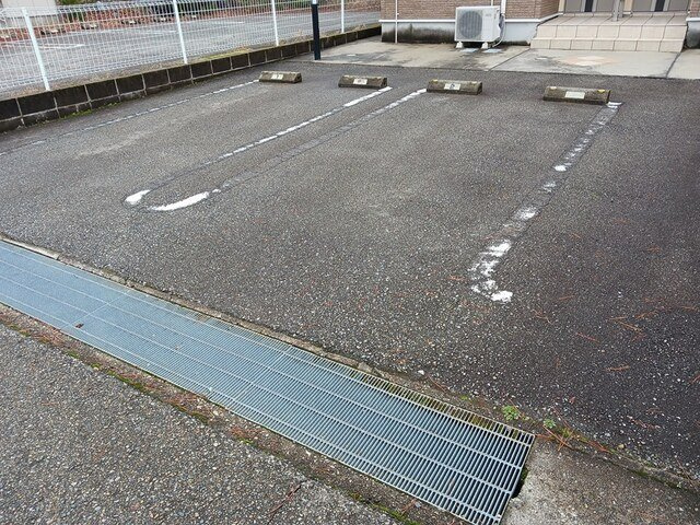 プリートの駐車場