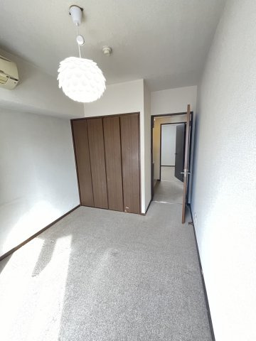 アーデンコート住吉川の洋室