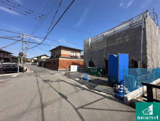 たつの市龍野町中村　第1期　新築一戸建ての前面道路含む現地写真|周辺は落ち着いた街並みの住宅地！子育てがしやすい住環境です！まだ未完成ですが、現地でしかわからない事もございます。是非一度ご覧ください。