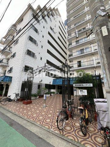 秀和目黒駅前レジデンスのエントランス