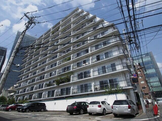 秀和目黒駅前レジデンスの外観