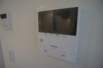 【セキュリティ】 | Katsu | モニター付きインターホンで防犯面も安心です！