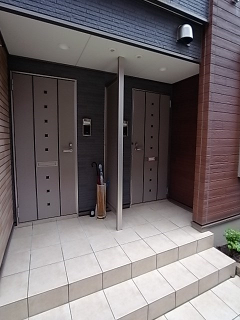 カーサミーア二葉町のエントランス